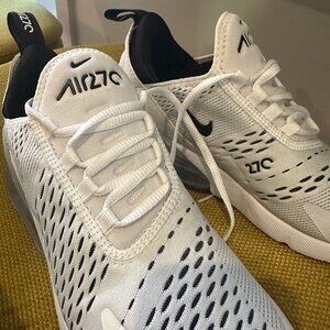Nike Air Max 270 - Size 8
